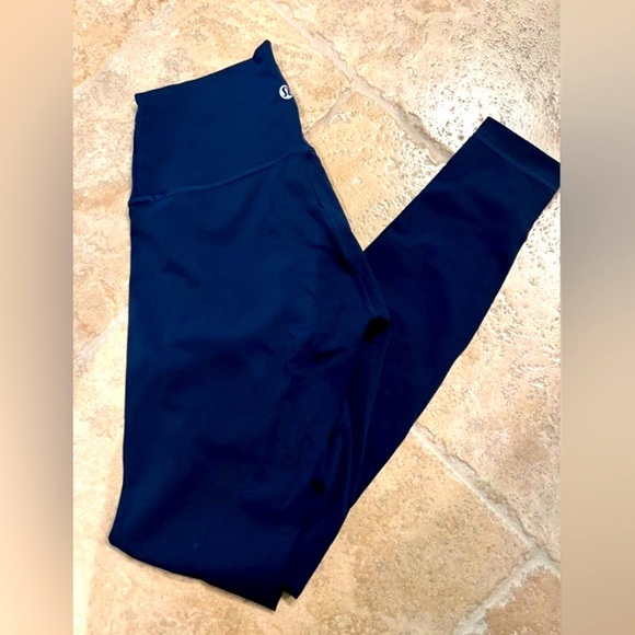 Lululemon Navy Wunder Under - Picture 3 of 15